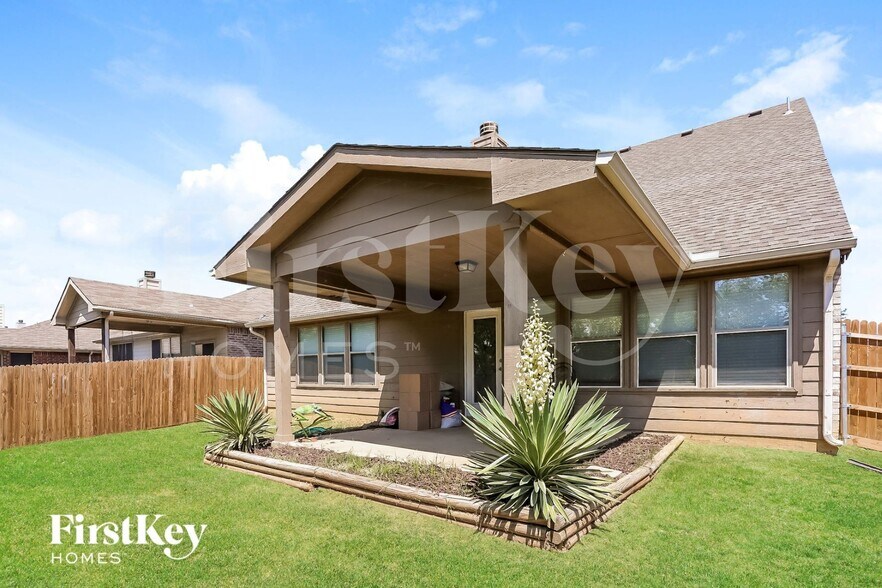 Building Photo - 7313 Starwood Dr