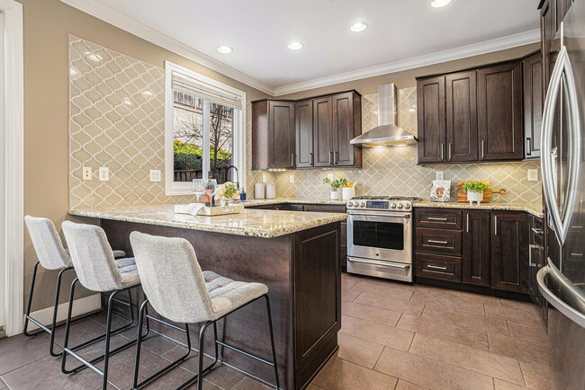 Building Photo - 203 Seacliff Way