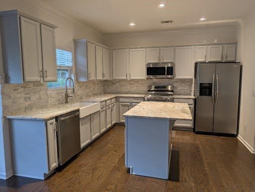 Building Photo - 455 Highlands Loop