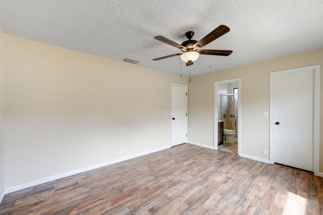 Building Photo - Charming Single-Story 3 Bed Home Two Car Garage & Spacious Yard!
