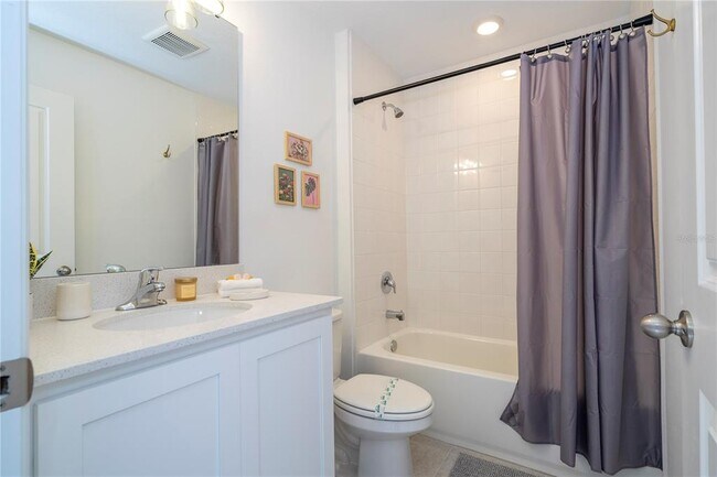 Building Photo - 686 Longboat Dr