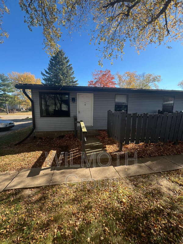 Building Photo - 2000 Indianapolis Rd