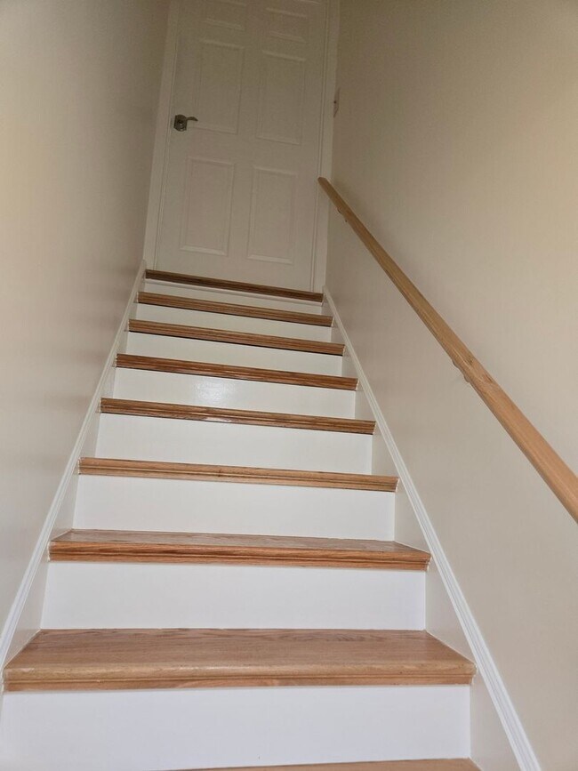 Building Photo - Charming 2BR Condo in Bethel