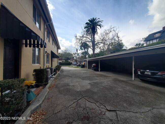 Building Photo - 2159 Riverside Ave