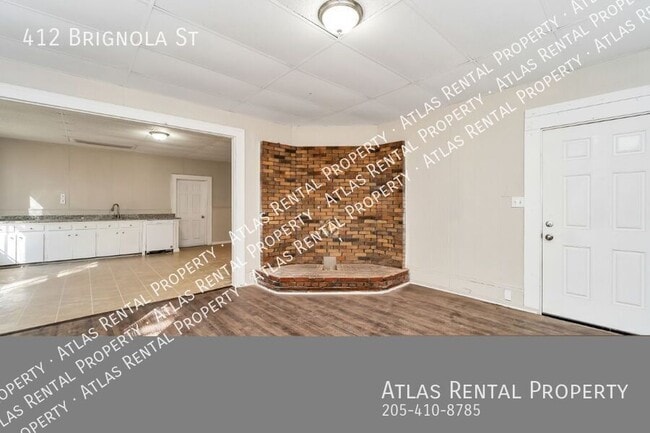 Building Photo - 412 Brignola St