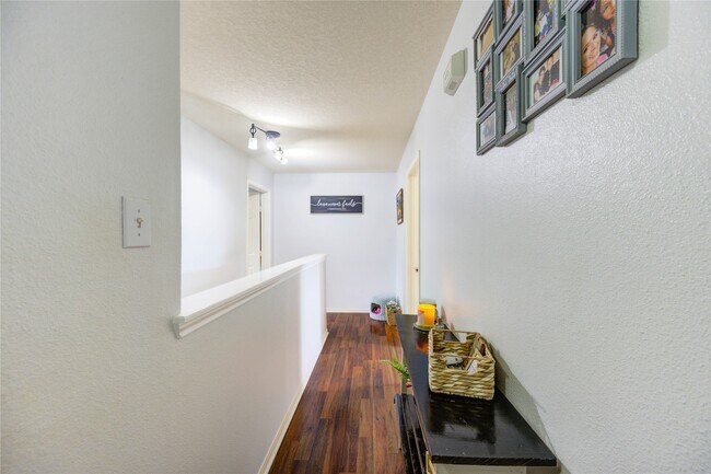 Building Photo - 21018 Fox Walk Trail