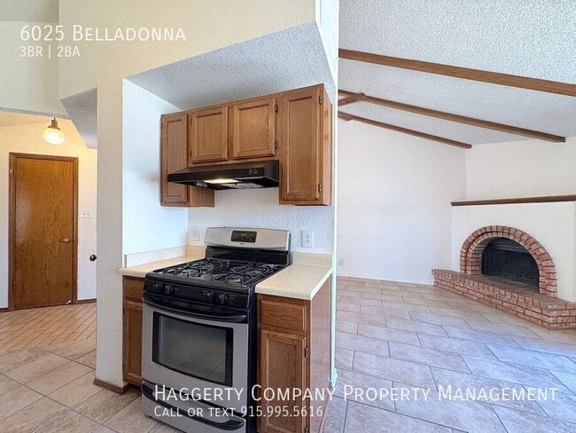 Building Photo - 6025 Belladonna-