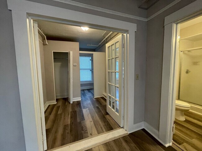 Building Photo - 309 S Brevard Ave