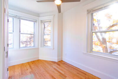 Building Photo - 128 Hemenway St