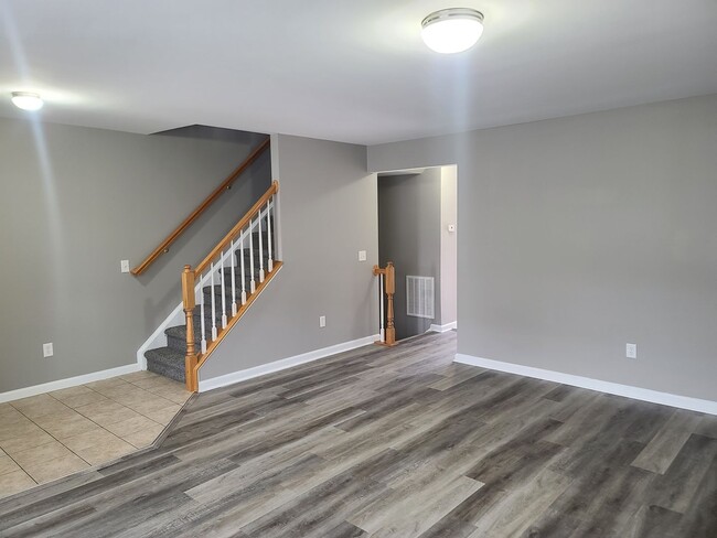 Building Photo - 3 Bedroom 2 1/2 bath Townhome for Rent in Waynesboro