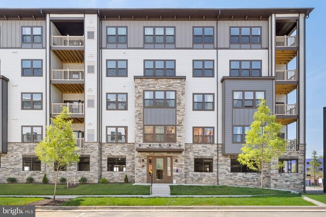 Building Photo - 1611 POTOMAC SHORES Pky