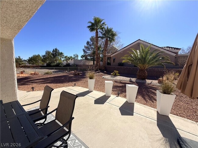 Building Photo - 9605 Sundial Dr