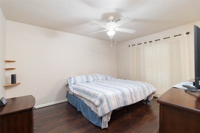 Building Photo - 1404 Walnut Bend Ln