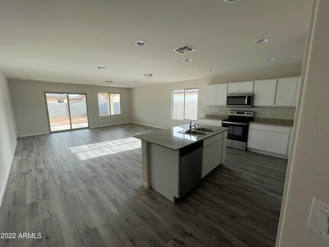 Building Photo - 2029 E Velvet Pl