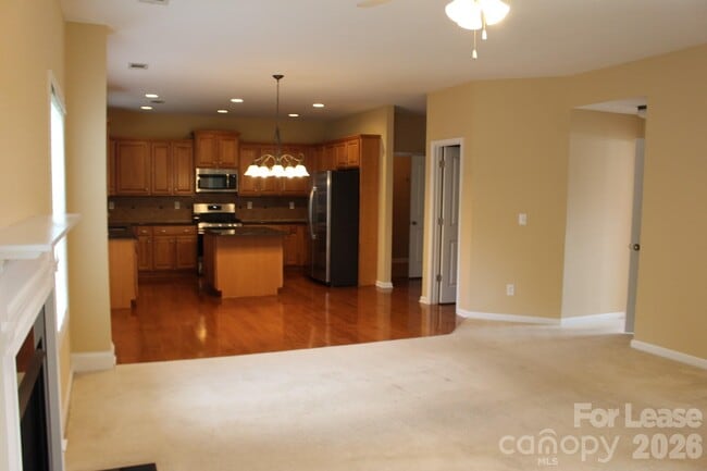 Building Photo - 2007 Potomac Rd