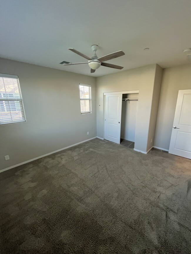 Building Photo - 1636 E Dogwood Ln