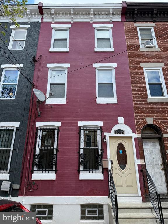 Primary Photo - 2235 N Hancock St