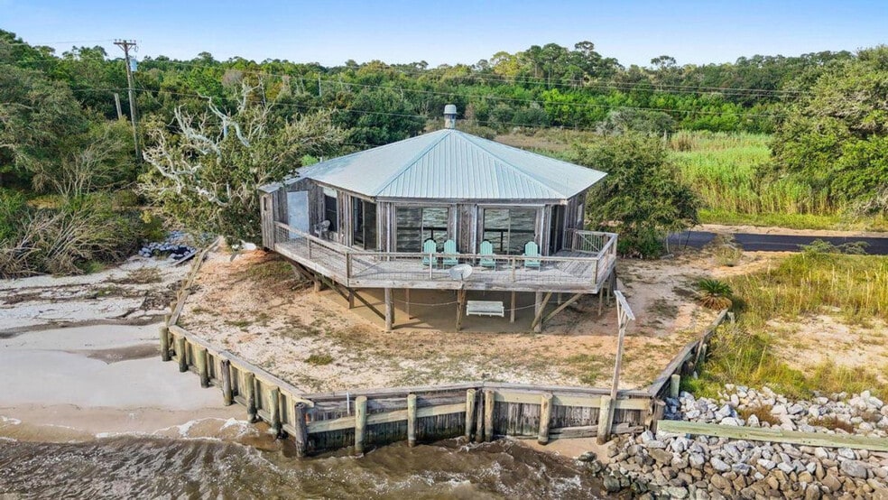 Building Photo - 6001 Belle Fontaine Dr