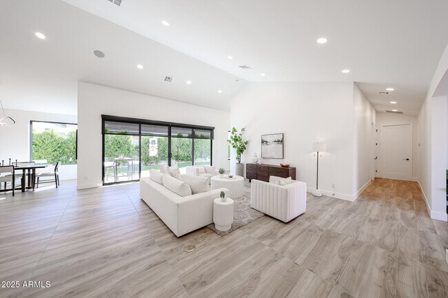 Building Photo - 6329 N 10th Dr