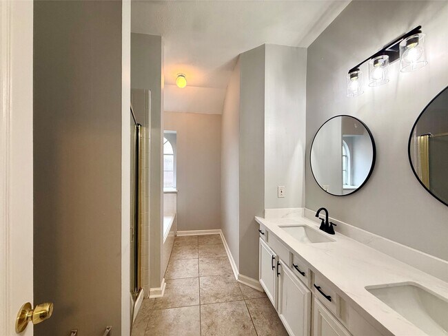 Building Photo - 5223 Mountain Forest Dr