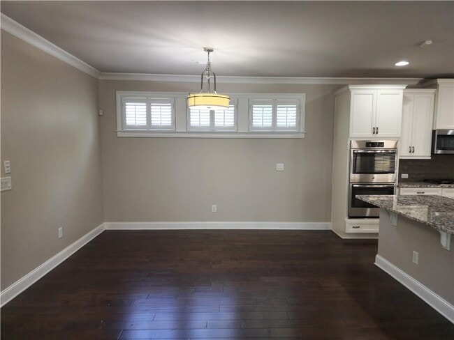 Building Photo - 4045 Brookview Dr