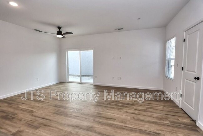 Building Photo - 4256 Aura Way