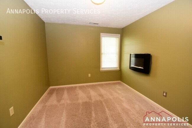 Building Photo - 714 Old Love Point Rd