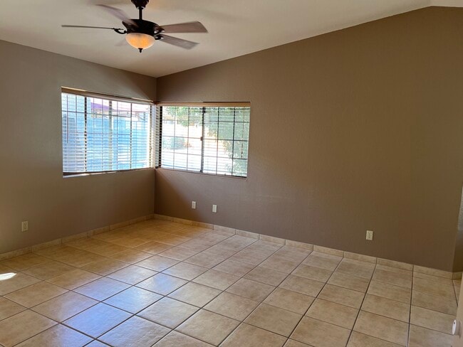 Living Room - 635 S Vía Entrada