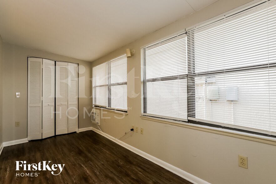 Building Photo - 4030 Cypress Landing E