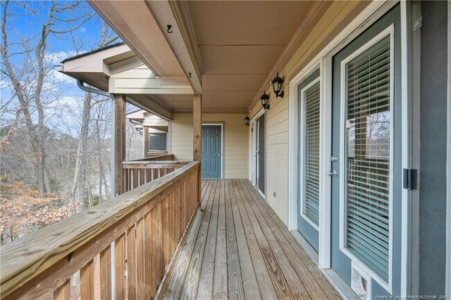 Building Photo - 1611 Bluffside Dr
