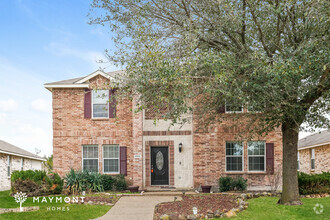 Building Photo - Spacious 4-Bedroom