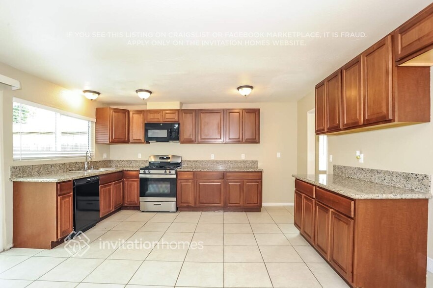 Building Photo - 19822 Tajauta Ave