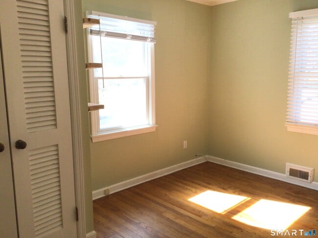 Building Photo - 15 Bon Air Ave