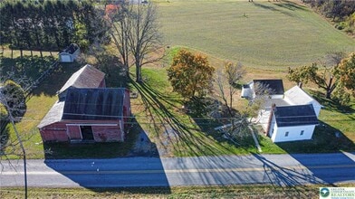 Building Photo - 654 Youngs Hill Rd