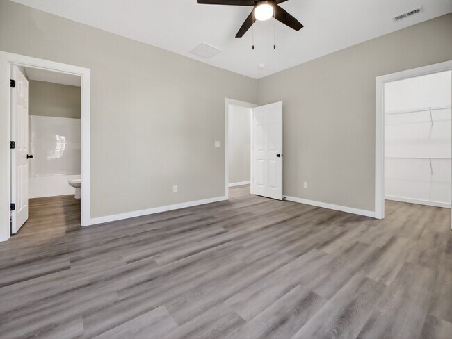 Building Photo - 43 Whitley Ln
