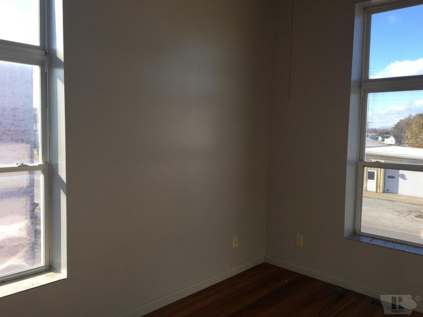 Bedroom - 998 IL-96