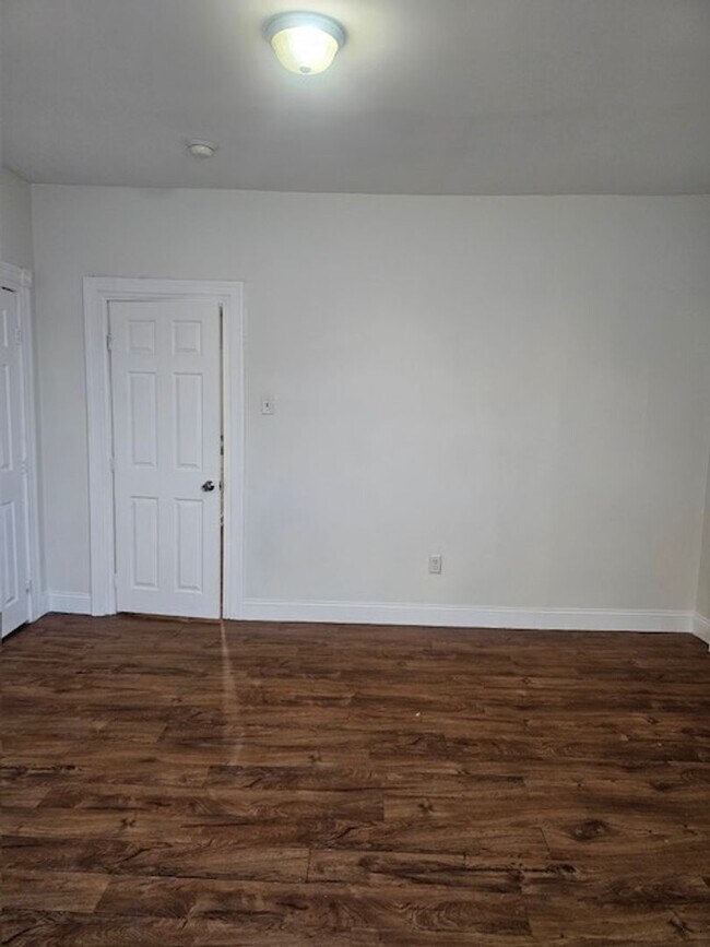 Building Photo - Large Home - Cobbs Creek