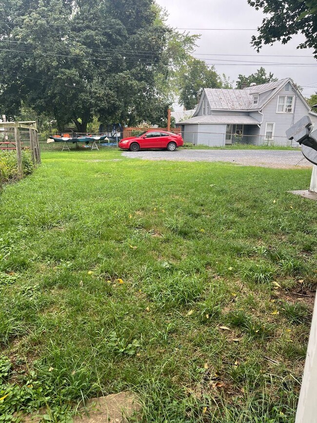 Building Photo - 2-3 Bedroom, 1 Bathroom Detached House in Shippensburg