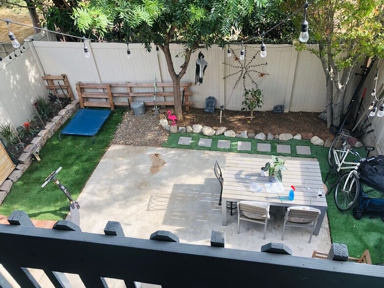 Building Photo - 1104 Tustin Pines Way