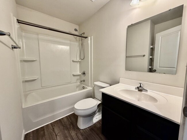 Building Photo - 828 Renee Ave