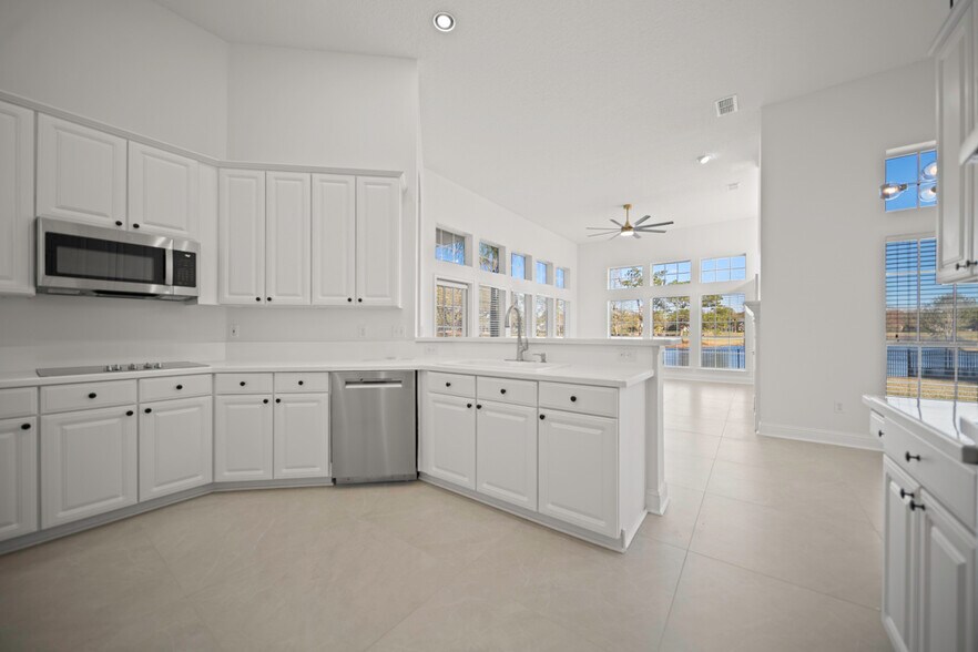 Building Photo - 10061 Vineyard Lake Rd E