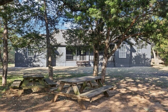 Building Photo - 385 Alta Vista Dr