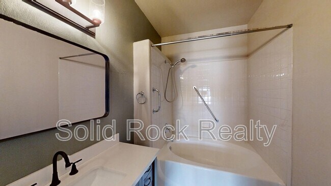 Building Photo - 7045 Ash Creek Heights
