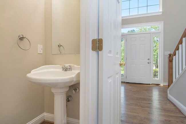 Building Photo - 4024 Oak Meadows Cove