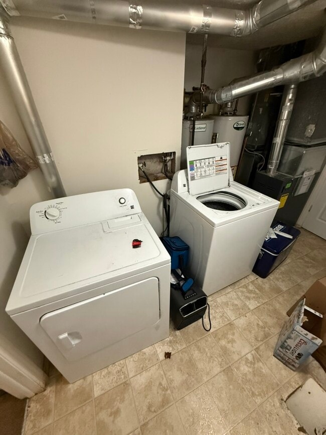 Building Photo - 805 Hicks Dr