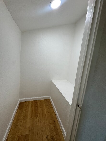 Building Photo - 2806 W Melvin St