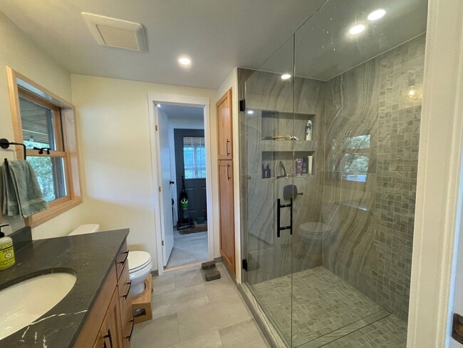 Building Photo - Rural 3 Bedroom, 2 Bath - Ruch & Applegate River Area