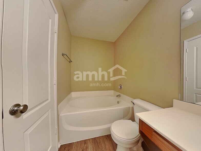 Building Photo - 1313 Gray Dawn Dr