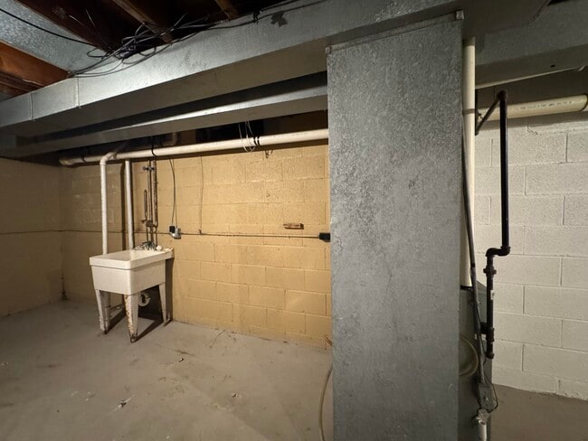 Building Photo - 6457 N 106th St