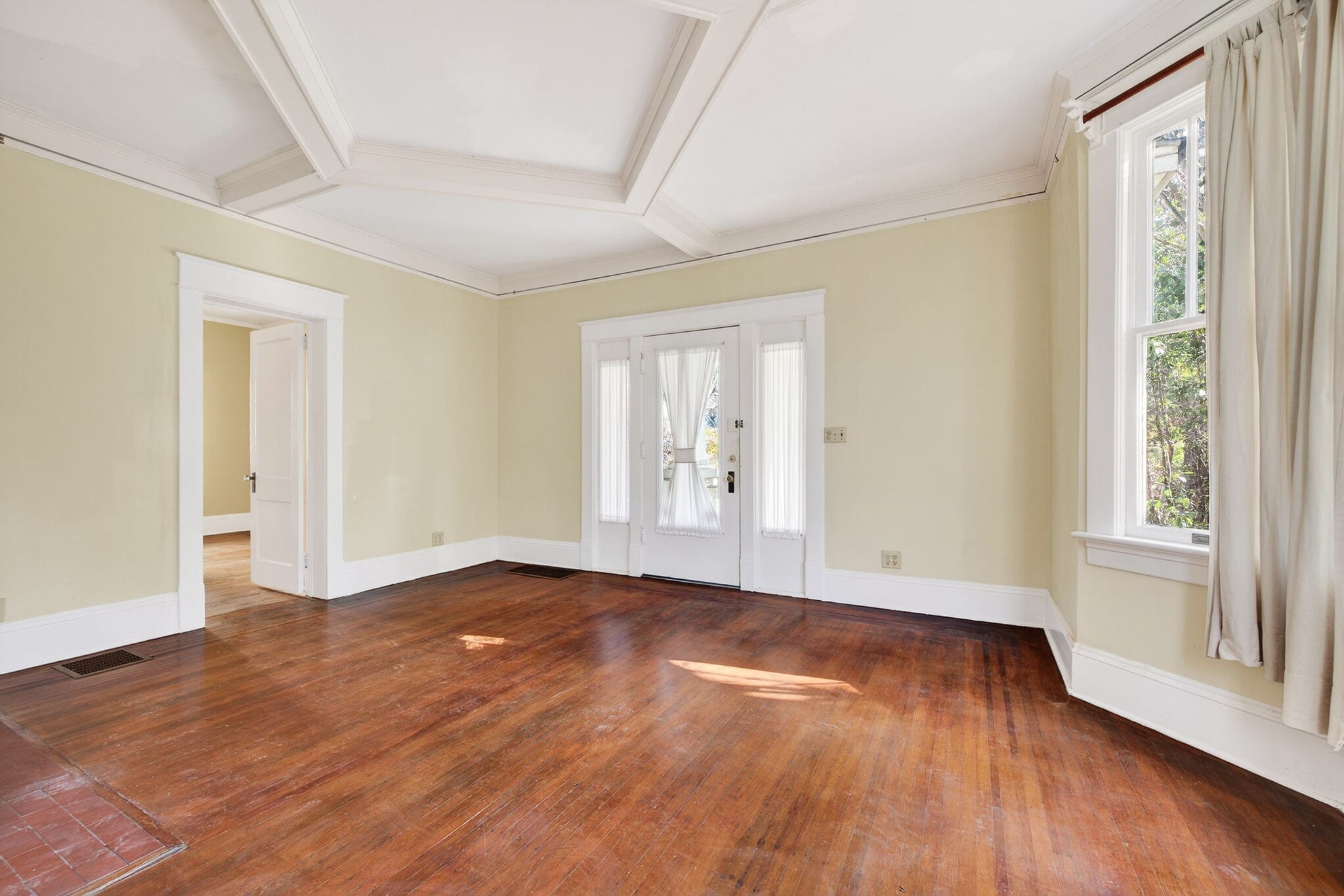 Building Photo - 300 Oxford Pl NE